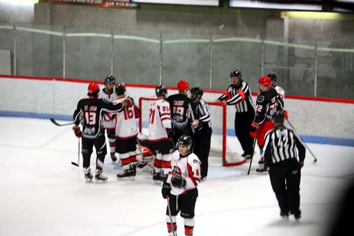 défaite, Loups de Saint-Gabriel, Mustangs de Saint-Hubert	